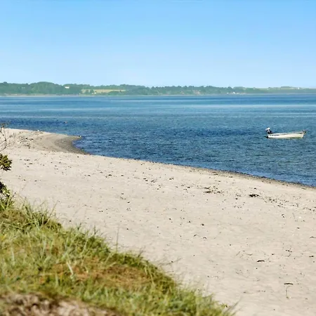 8887-glesborg-tranevej-22 Fjellerup Strand