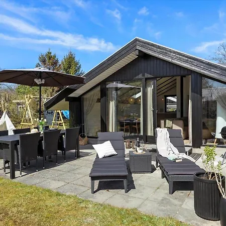 8887-glesborg-tranevej-22 Fjellerup Strand